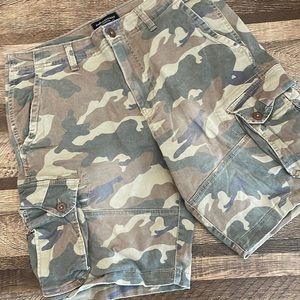 American Eagle Camo Cargo Shorts Sz33 New w/Tags